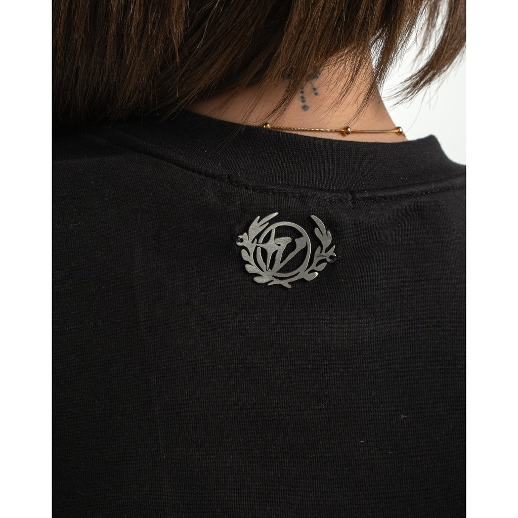 Black V t-shirt